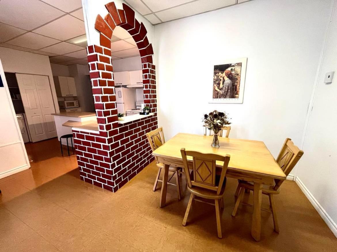 Les Appartements Du Vieil Edifice Metabetchouan Buitenkant foto